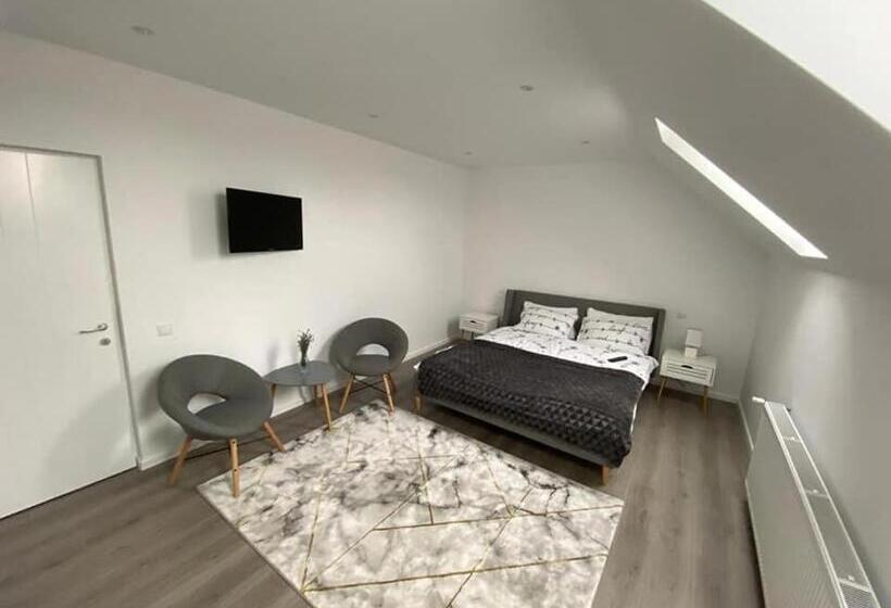 בית מלון כפרי Agropensiunea La Bunici