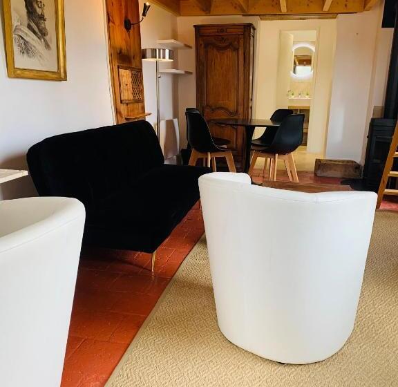 بنسيون Le Petit Chapitre