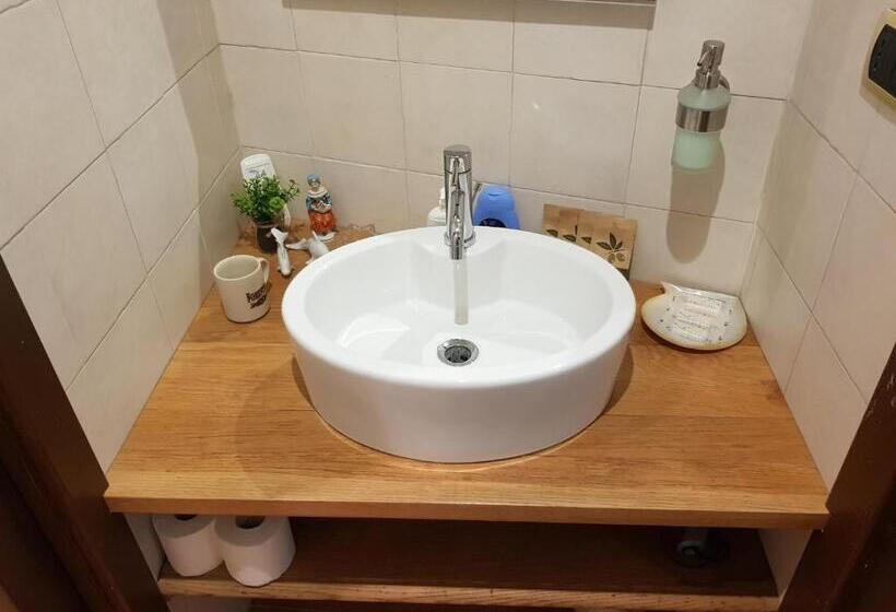 مبيت وإفطار Appartamento Isabella Nel Centro Di Monastero Bormida