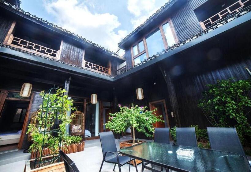 بنسيون Fenghuang Slowly Time Inn