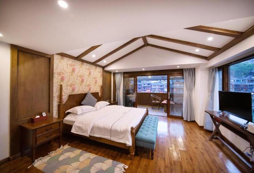 بنسيون Fenghuang Slowly Time Inn