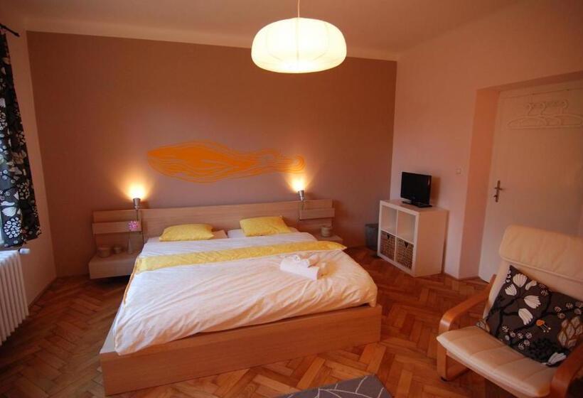 پانسیون Vila Jasmína