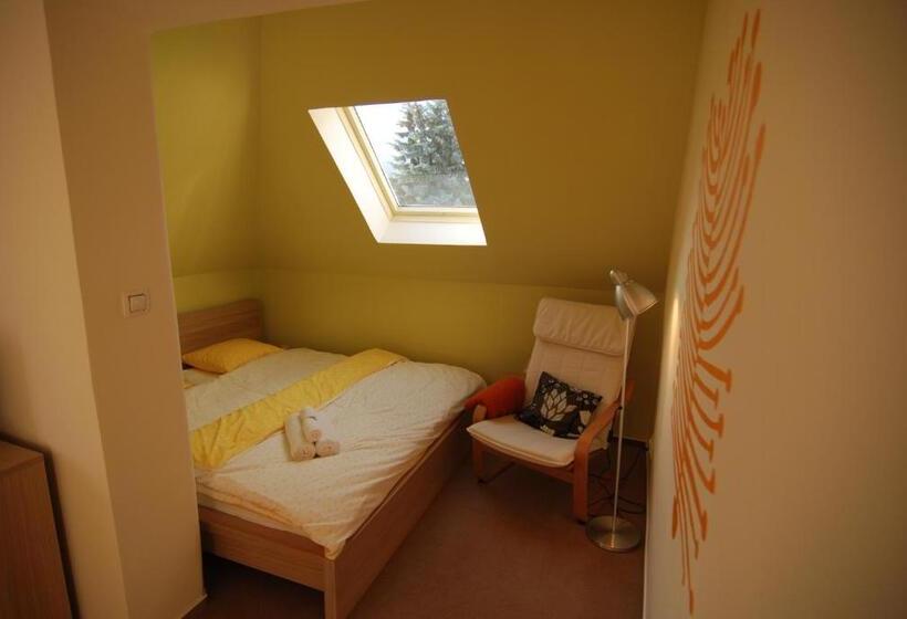 پانسیون Vila Jasmína