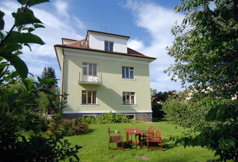 پانسیون Vila Jasmína