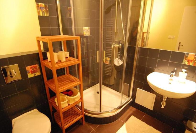 پانسیون Vila Jasmína