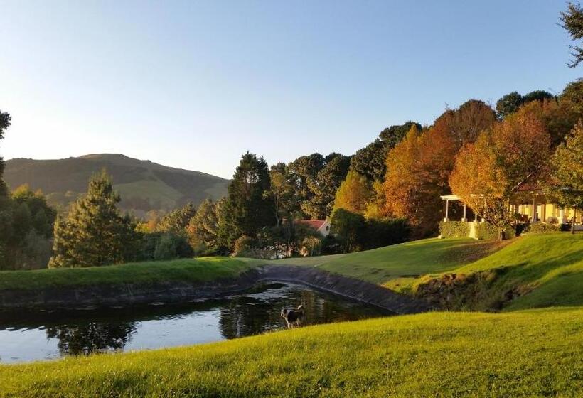 مبيت وإفطار Arum Hill Lodge