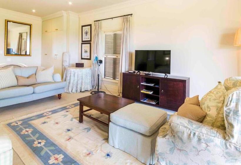 مبيت وإفطار Arum Hill Lodge