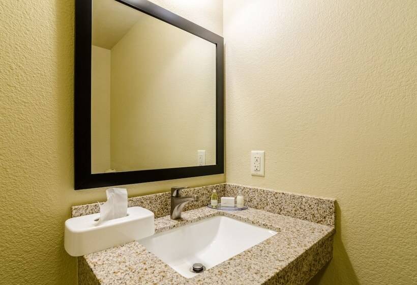 Cobblestone Hotel & Suites   Mccook