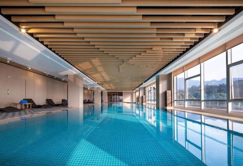 בית מלון כפרי Four Points By Sheraton Chengdu, Pujiang Resort