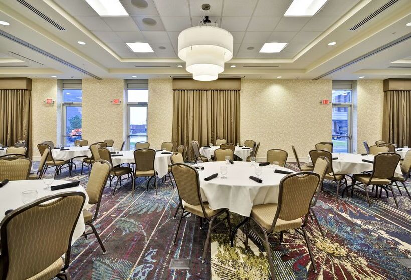 בית מלון כפרי Hilton Garden Inn Detroit Troy