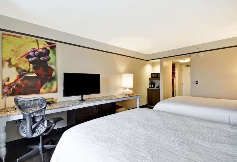 בית מלון כפרי Hilton Garden Inn Detroit Troy