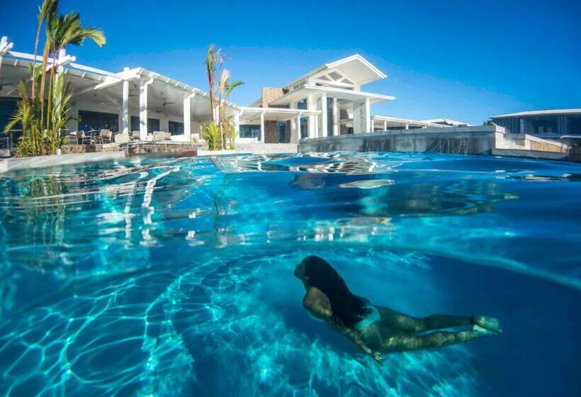 ホテル Taumeasina Island Resort