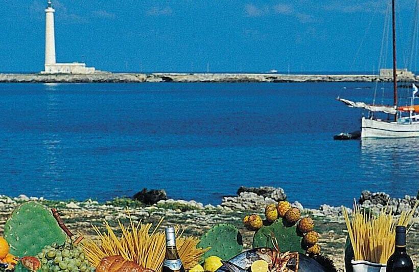 هتل Villaggio Approdo Di Ulisse