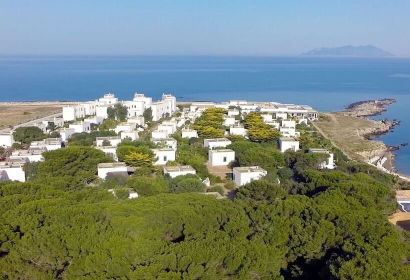 هتل Villaggio Approdo Di Ulisse