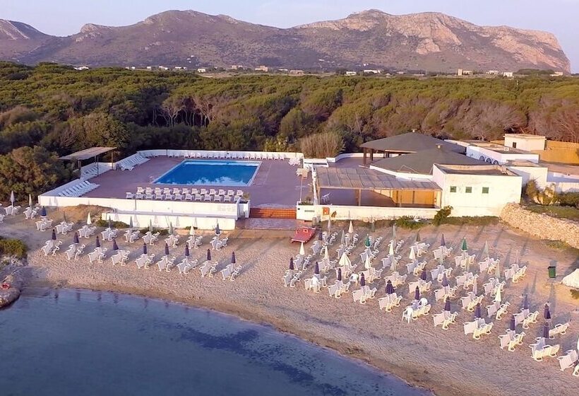 هتل Villaggio Approdo Di Ulisse