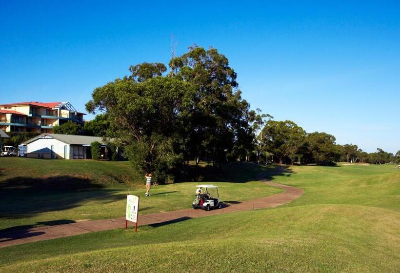 فندق Club Wyndham Port Stephens