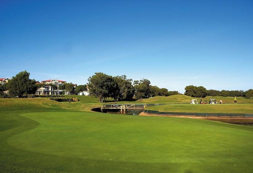 فندق Club Wyndham Port Stephens