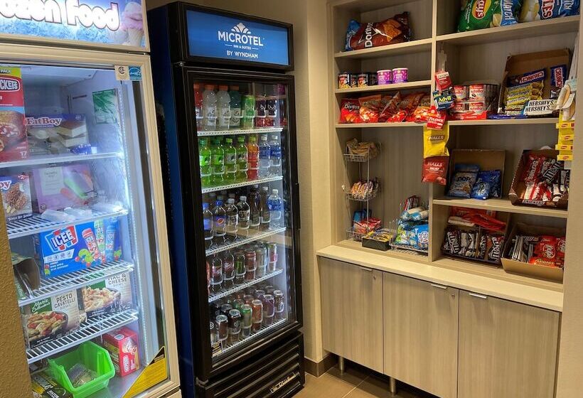 酒店 Coratel Inn & Suites By Jasper Rochester