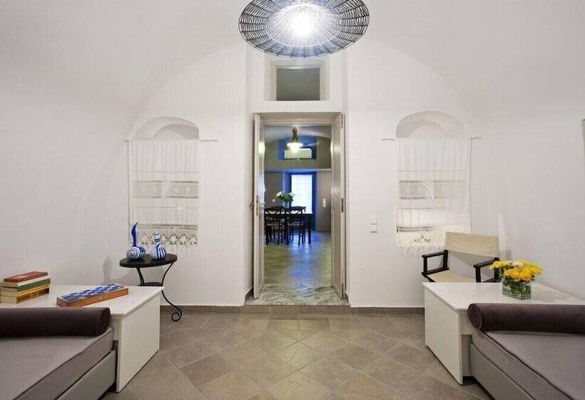 Semeli Cave House