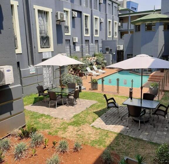 Airport Inn And Suites