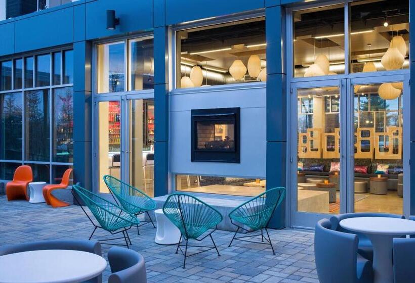 בית מלון כפרי Aloft Louisville East