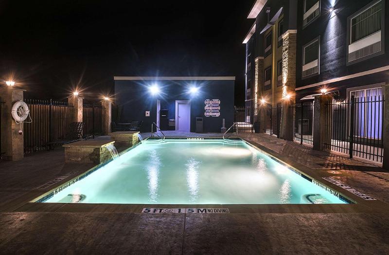 هتل Best Western Plus Lampasas Inn & Suites