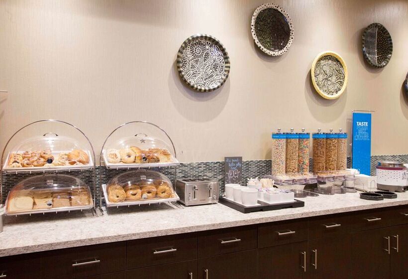 هتل Hampton Inn & Suites Downtown St. Paul