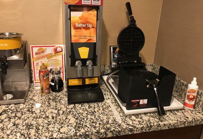 فندق Heartland Inn And Suites