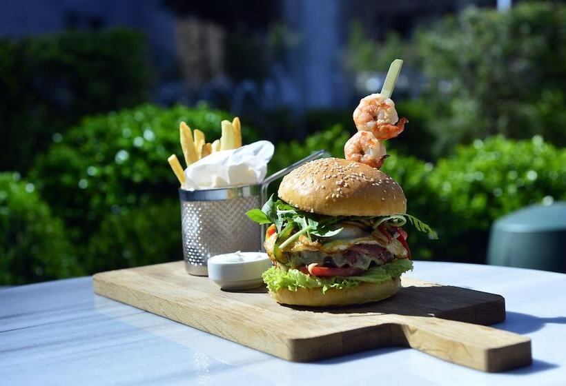 ホテル The Biltmore  Tbilisi