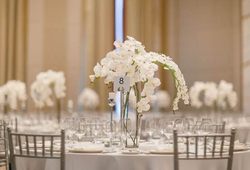 ホテル The Biltmore  Tbilisi