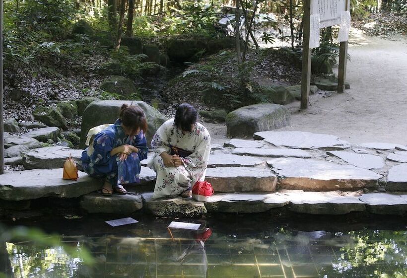 هتل Ryokan Yukeikohan Suitenkaku