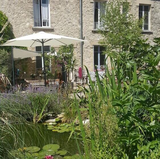 تختخواب و صبحانه La Grange En Champagne