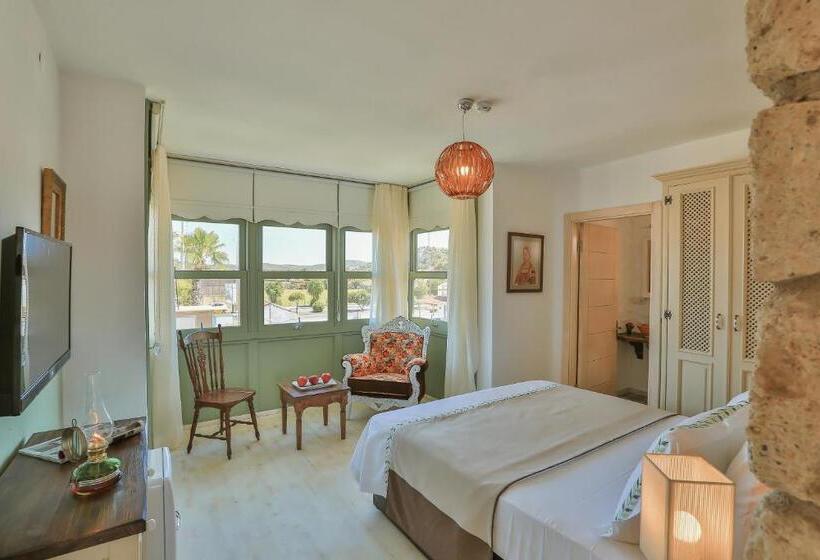 هتل Palas Alaçatı   Adult Only