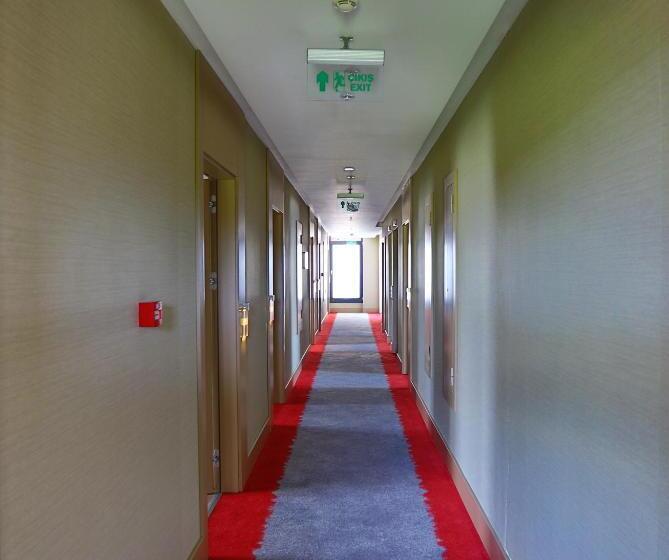 בית מלון כפרי Ramada Encore By Wyndham Eskisehir