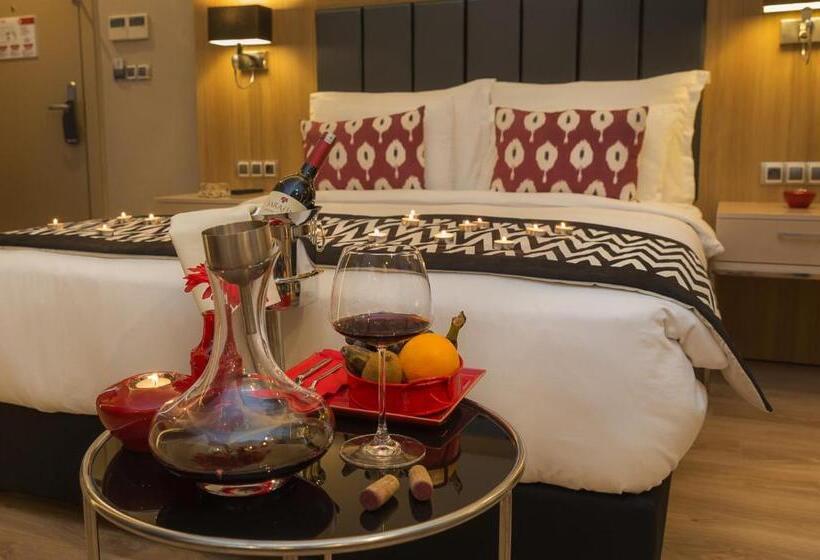 בית מלון כפרי Ramada Encore By Wyndham Eskisehir