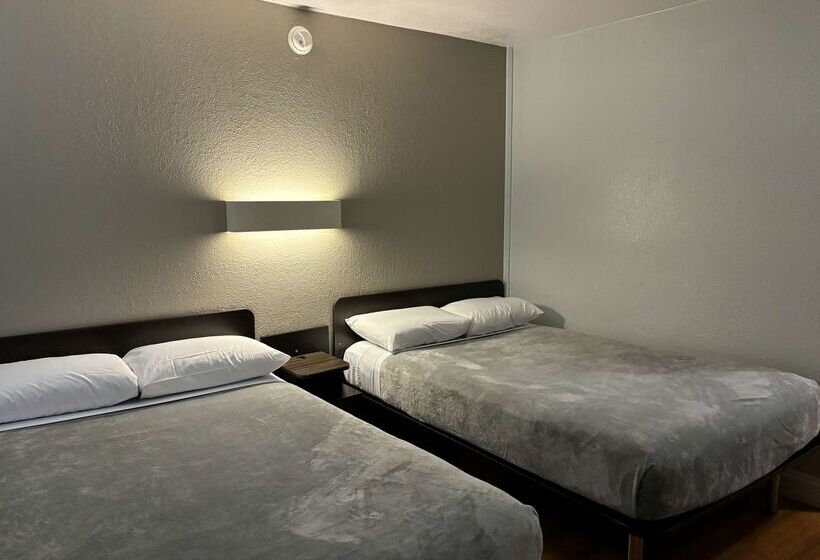 Motel 6   Pensacola West