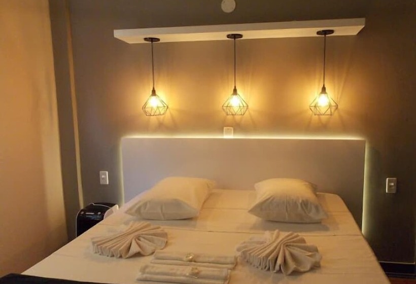 Mova Hotel D Oeste Localizado Em Frente A Praça Principal Da Cidade, Na área Central Pé Na Praça