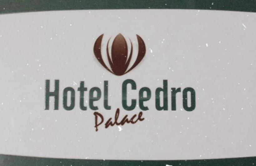 ホテル Cedro Palace