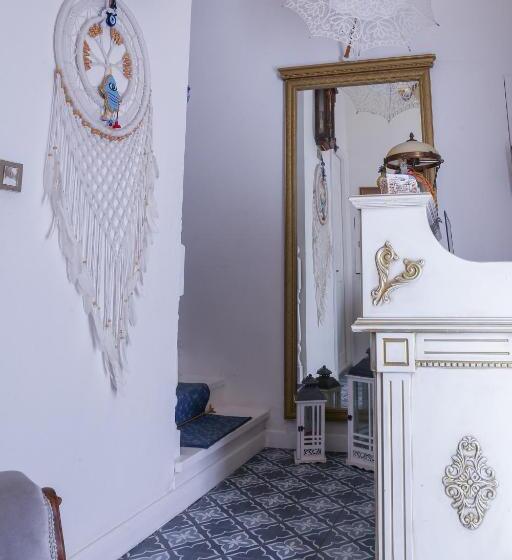 هتل Dantela Butik