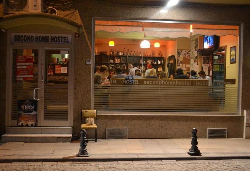 Hotel Second Home Hostel