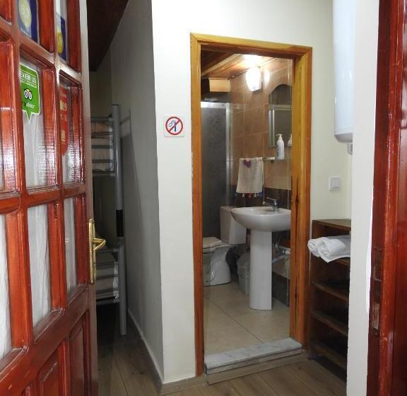 تختخواب و صبحانه Ali Baba's House