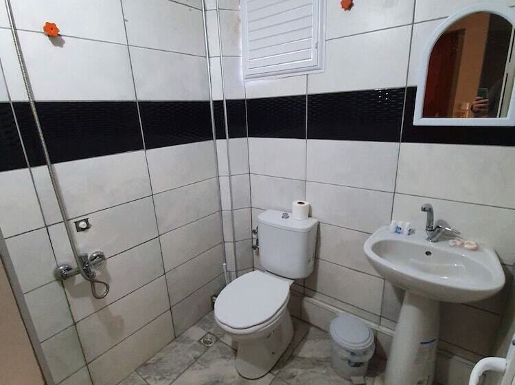 تختخواب و صبحانه Karya
