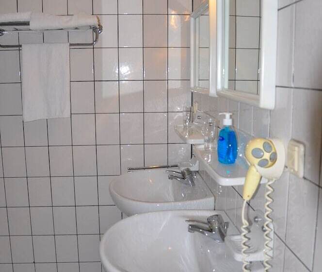 هتل Delphin Apart