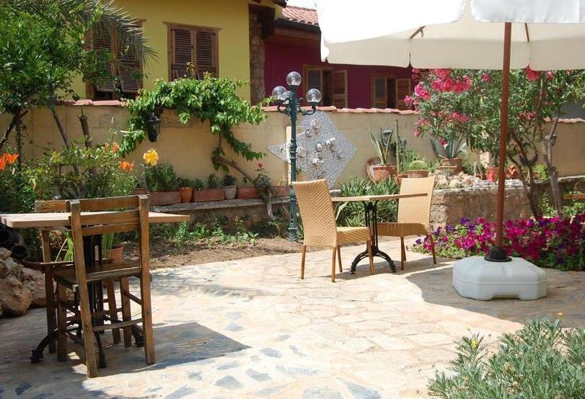 هتل Villa Tulipan