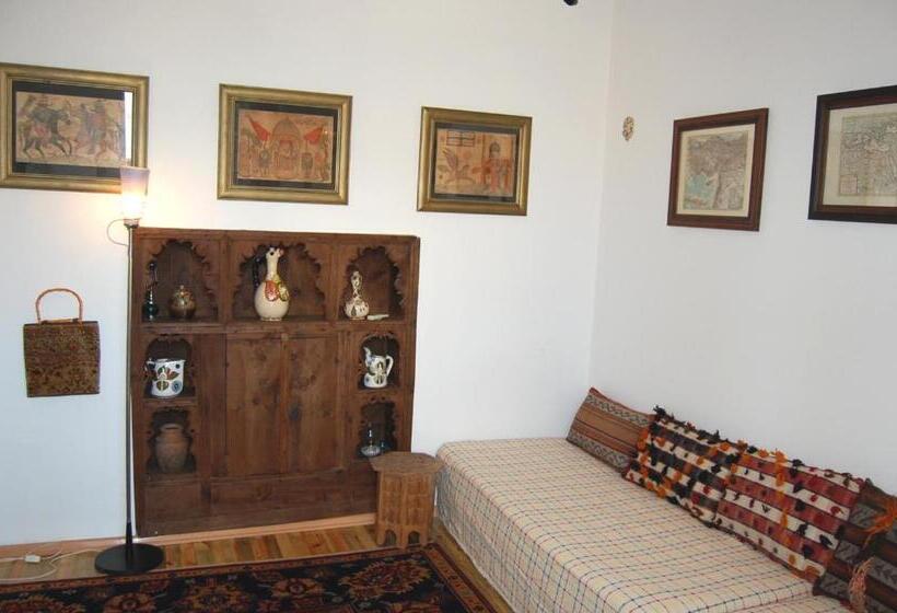 هتل Villa Tulipan