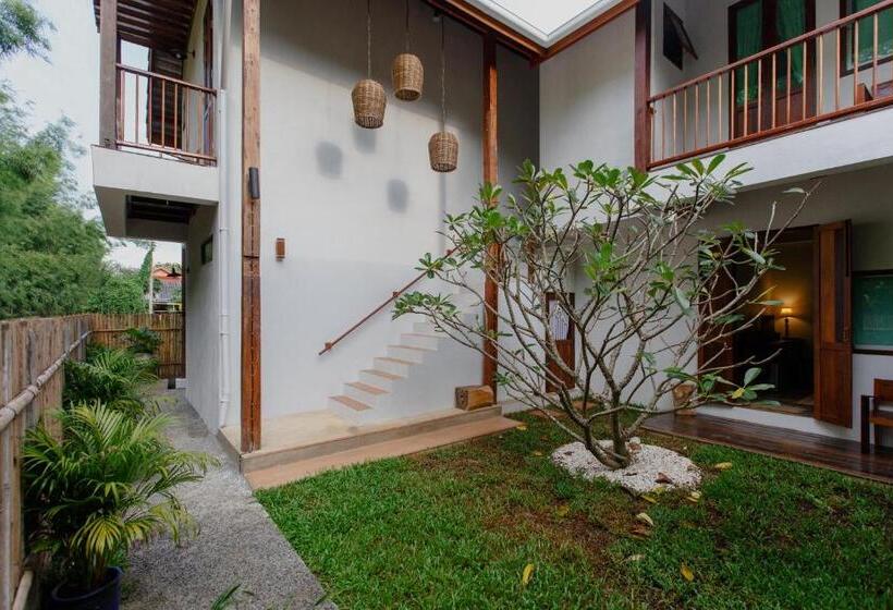 تختخواب و صبحانه Foresta Villa