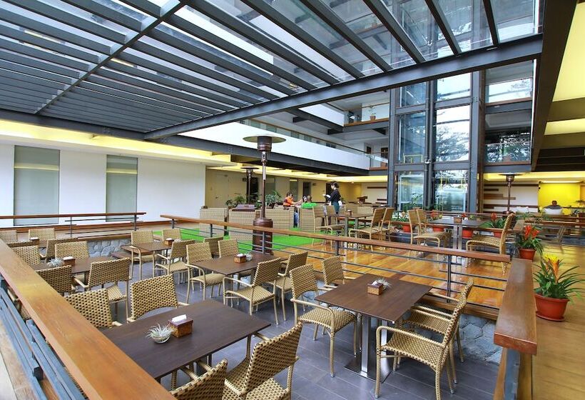فندق Grand Sierra Pines Baguio