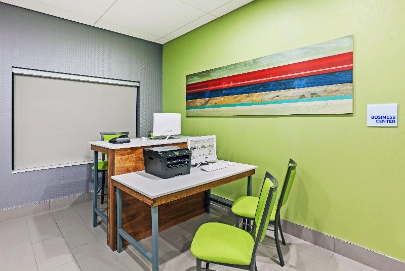 Отель Holiday Inn Express & Suites Perryton By Ihg