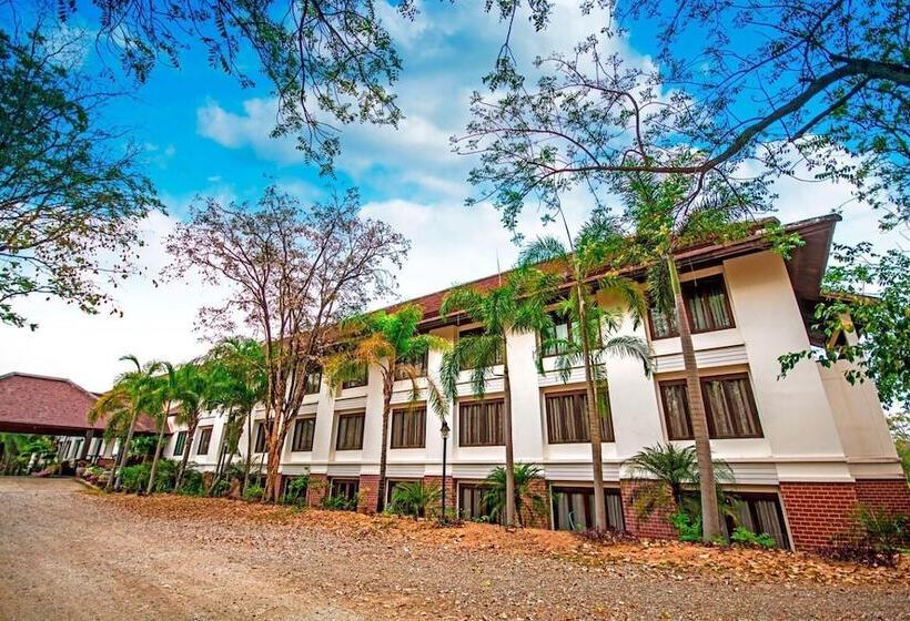 هتل Tak Andaman Resort &
