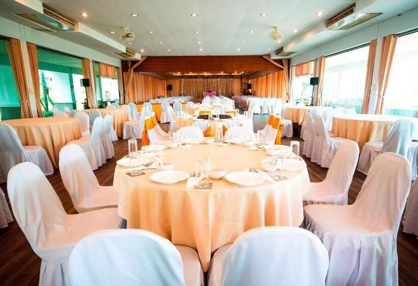هتل Tak Andaman Resort &